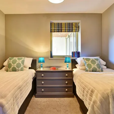 Finest Retreats - Heather Lea * Summer Bridge