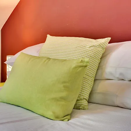 Finest Retreats - Heather Lea * Summer Bridge