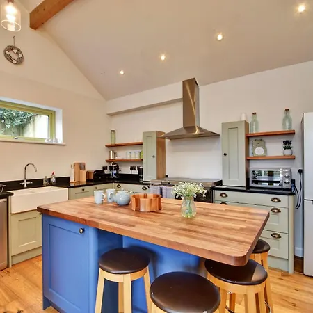 Finest Retreats - Heather Lea 펜션 Summer Bridge