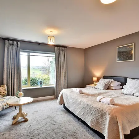 Finest Retreats - Heather Lea 펜션 Summer Bridge